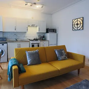 The Best Flat On The Street - Three Minutes Walk From The Beach Southend-on-Sea